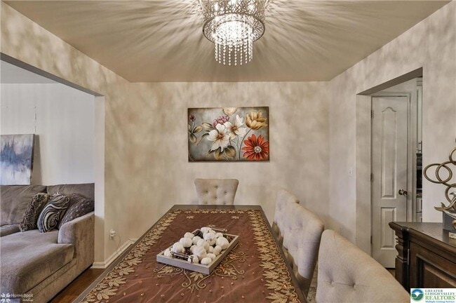 Building Photo - 204 Ridings Cir