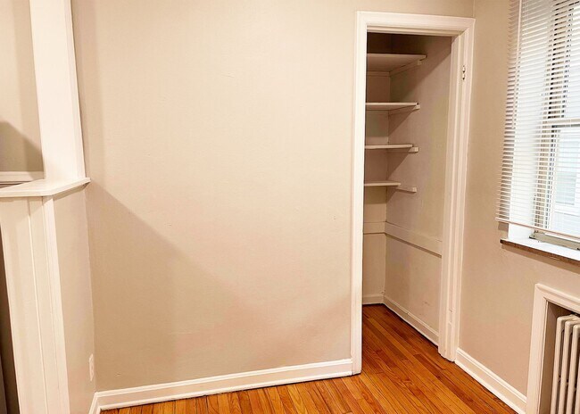 Building Photo - 3025 Clifton Ave