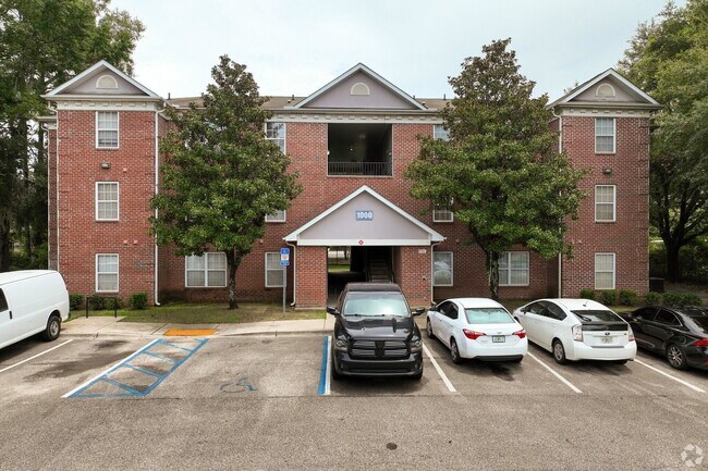 Building Photo - 3000 S Adams St