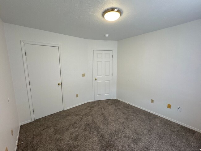Building Photo - Great 3 Bedroom 2 Bathroom home for $1295!