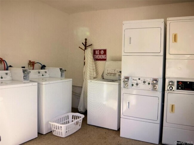 Building Photo - 24 Quartz Ln