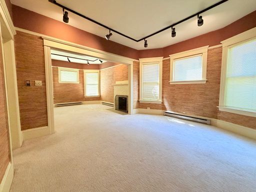 Building Photo - Charming & Historic Queen Anne Home - 1 Bedroom with Tons of Bonus Space!