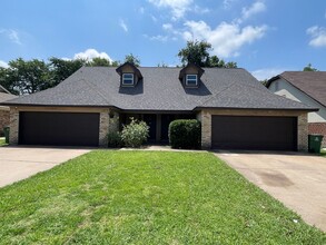 Building Photo - 7716-7718 Sable Lane