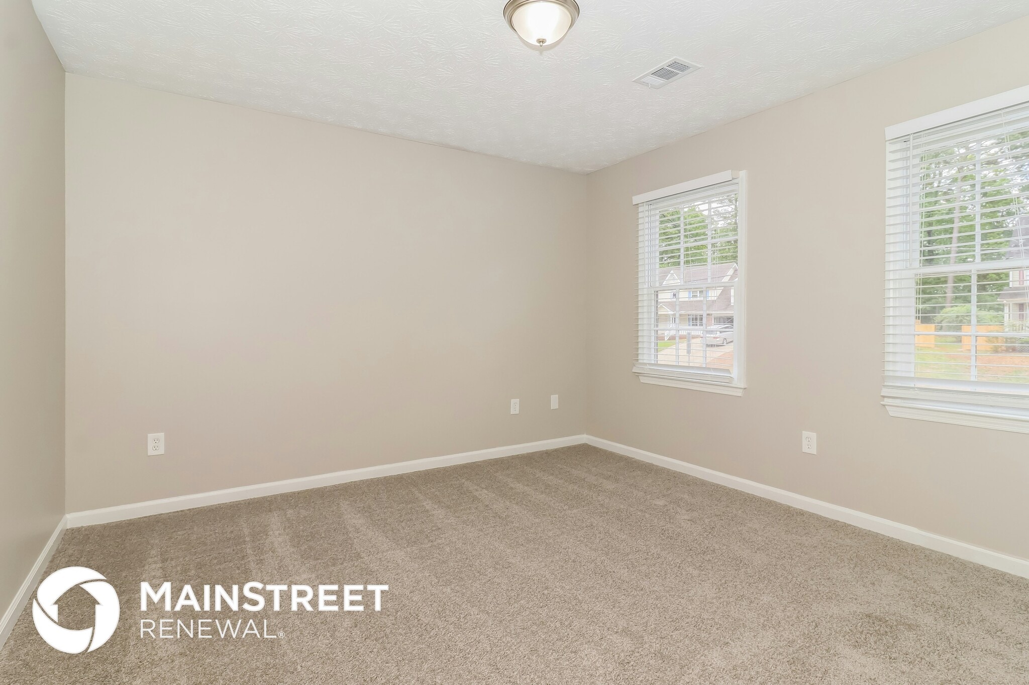 Building Photo - 1557 Isham Dr