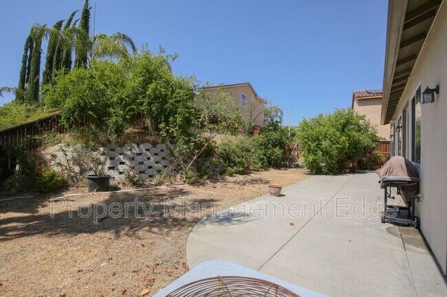 Building Photo - 31804 Bottle Brush St