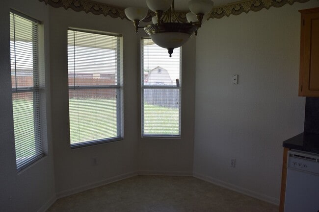 Building Photo - 4307 Janelle Dr