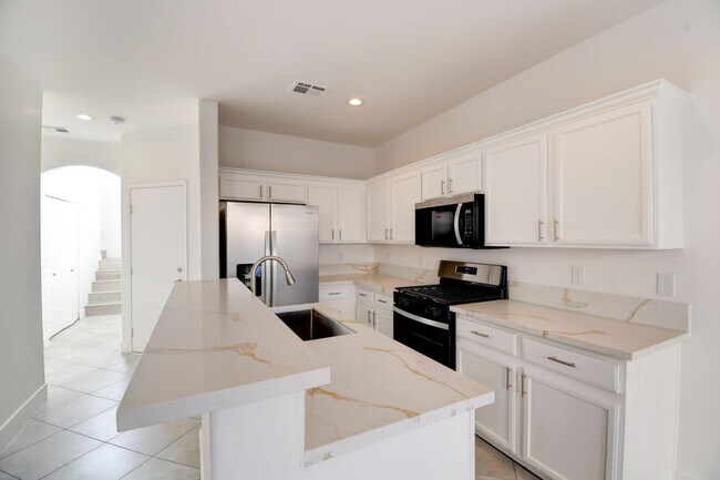 Building Photo - BEAUTIFUL 2 STORY SINGLE FAMILY HOME WITH 3 BEDROOMS AND 2.5 BATHS LOCATED IN SOUTHWEST