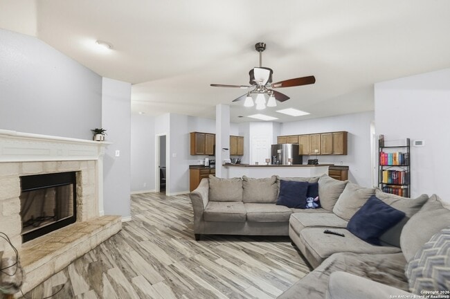 Building Photo - 414 Willow Grove Dr