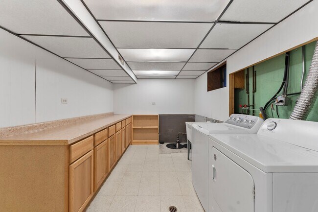 Building Photo - 36332 N Hawthorne Ln