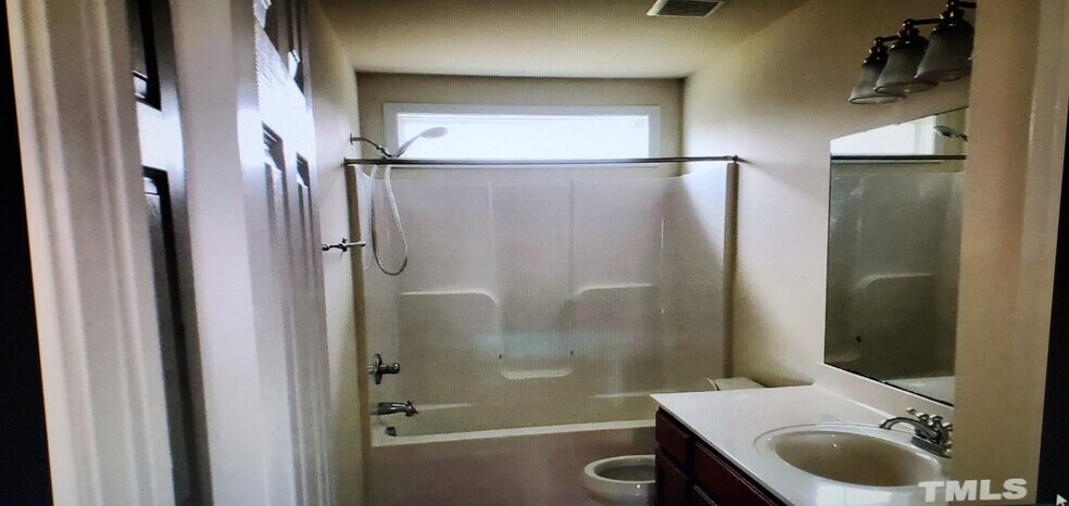 ON SUITE MASTER BATH - 805 Pristine Ln