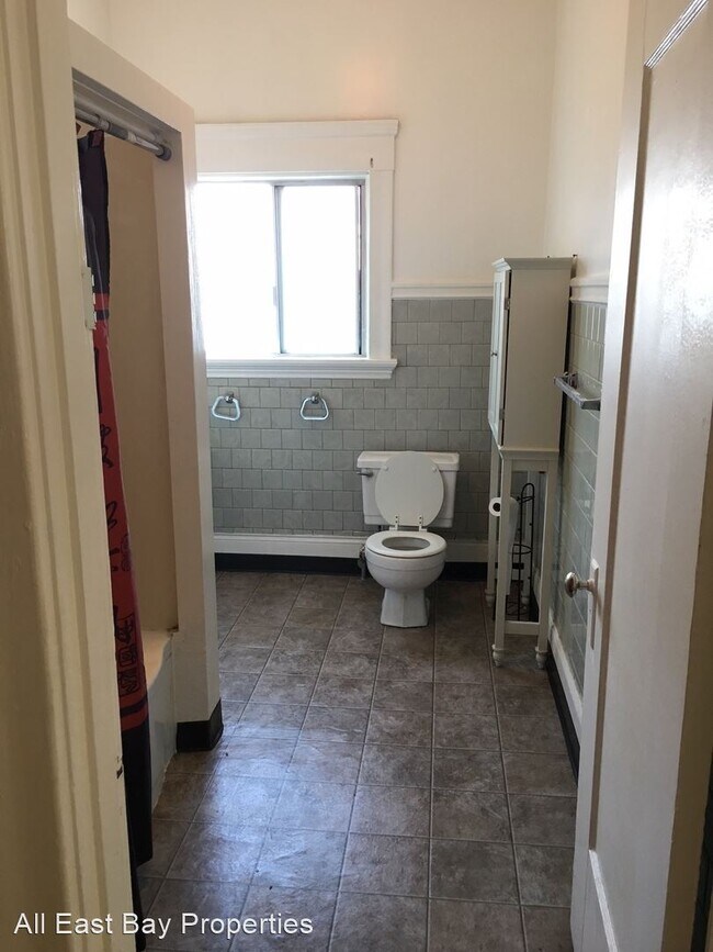Building Photo - 1 br, 1 bath House - 2551 Harrington Avenu...