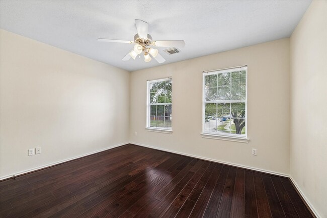 Building Photo - 2802 White Sands Dr