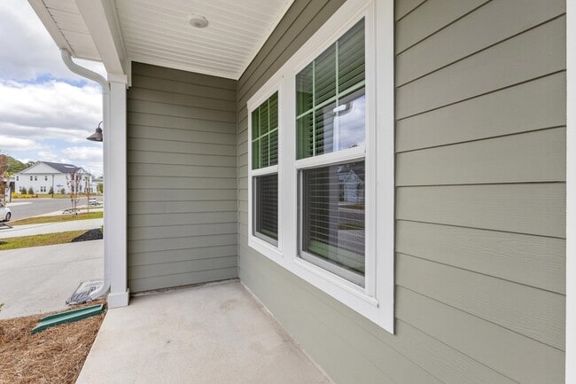 Building Photo - 730 Ebb Tide Rd