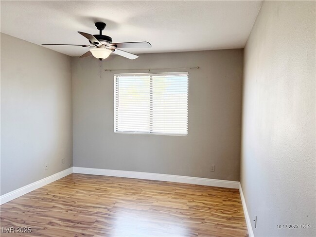 Building Photo - 2062 Club Crest Way