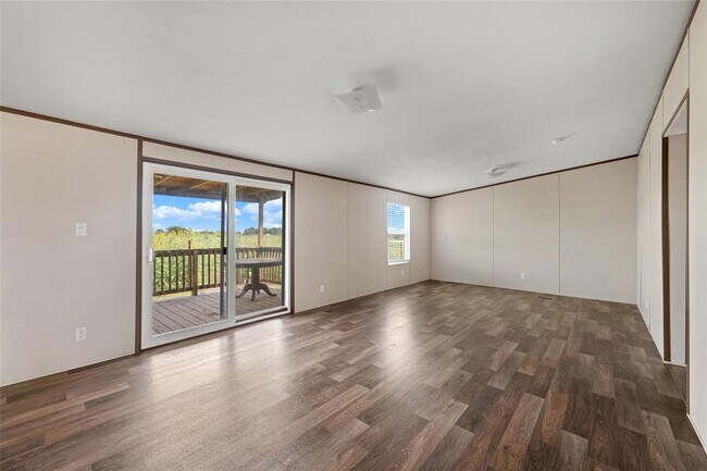 Building Photo - 360 Shady Oaks Dr