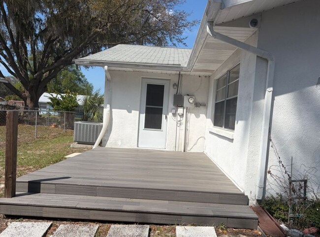 Building Photo - 1134 SE 3rd St