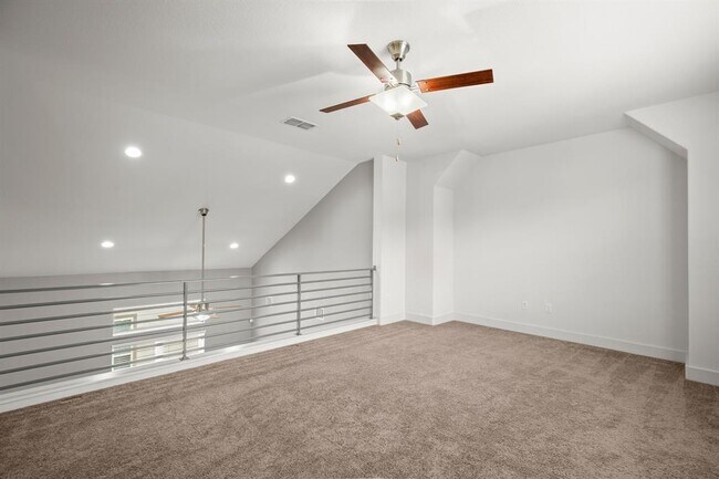 Building Photo - 1013 Totis Rd