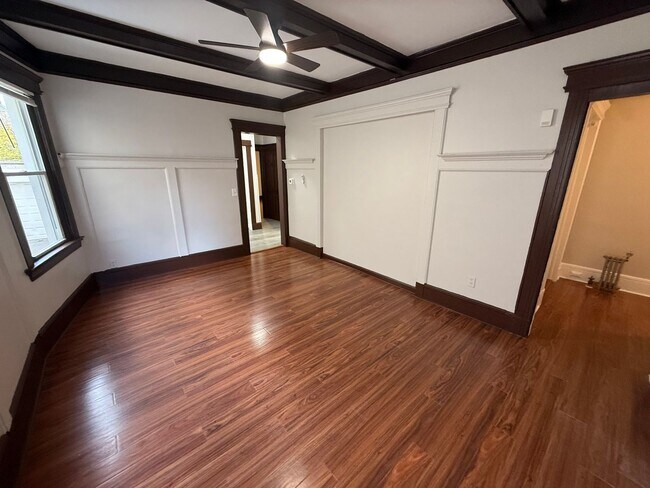 Building Photo - 203 Hollywood Ave