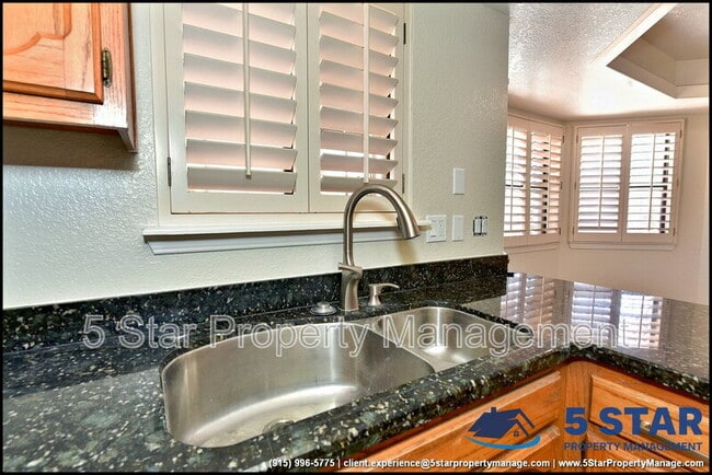 Building Photo - 11620 Laura Marie Dr