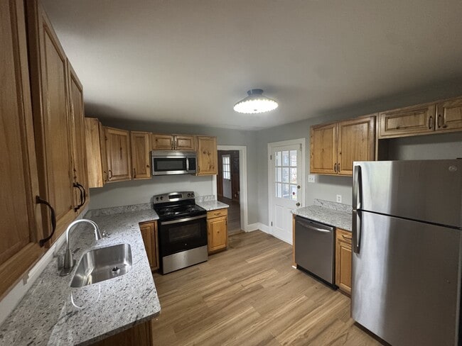 Building Photo - 801 E Moler Ave