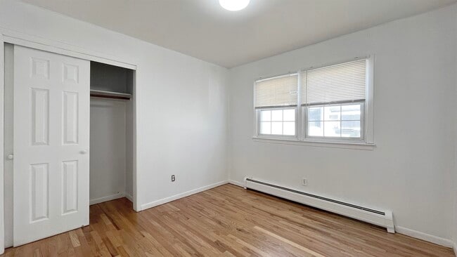 Building Photo - 421 Manila Ave