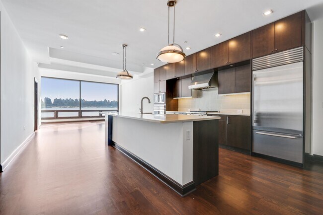 Building Photo - 9 Somerset Ln