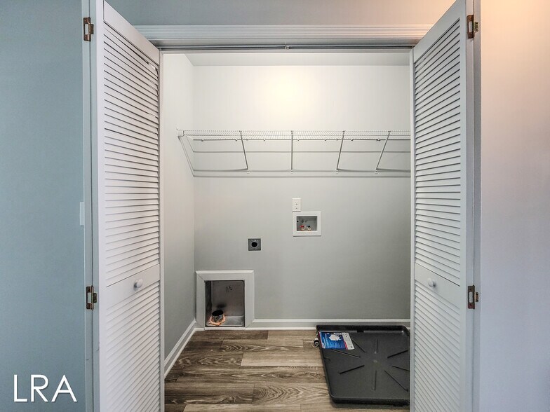 Building Photo - 185 Buckhorn Ave