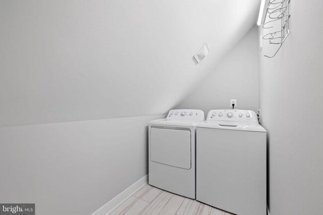 Building Photo - 3476 S Utah St