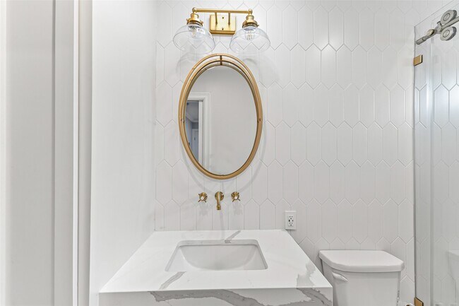 Building Photo - 515 Foxglove Ln