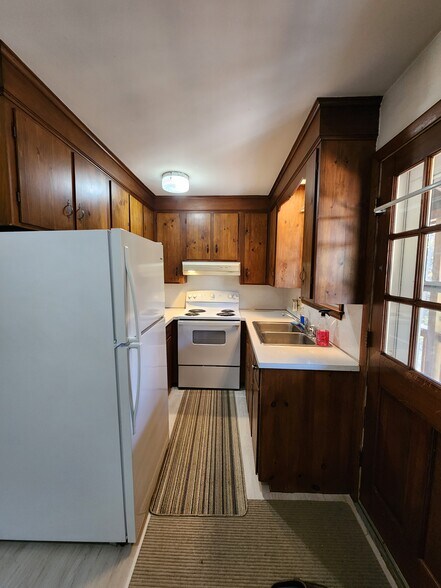 Building Photo - 269 E Main St