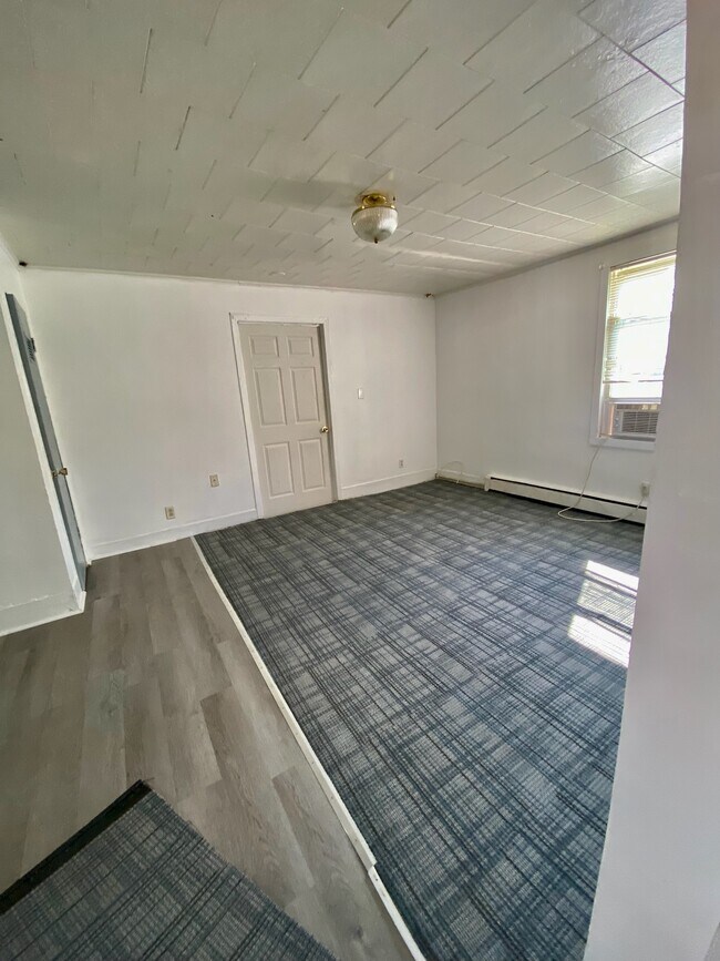 Building Photo - 319 Cayuga St