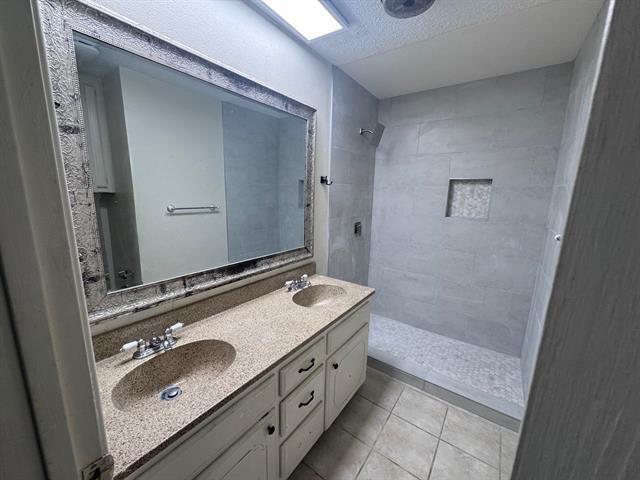 Building Photo - 733 Toni Dr