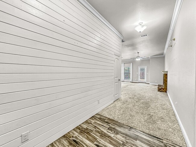 Building Photo - 9603 Mojave Ave