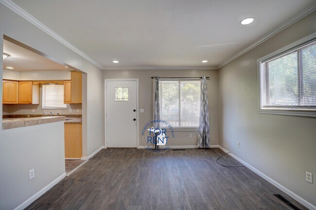 Building Photo - 3717 Larchmont St