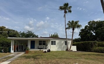 Building Photo - 1075 NE 120th St