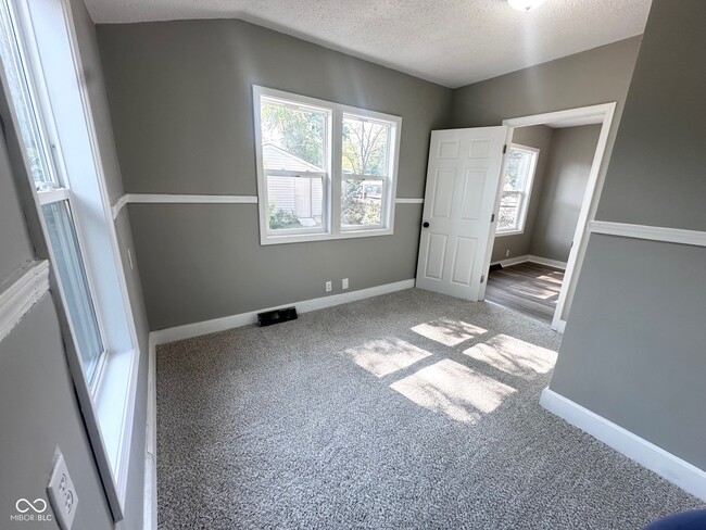 Building Photo - 2921 E Brookside Ave