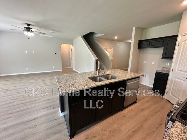 Building Photo - 14008 Babbling Brook Dr