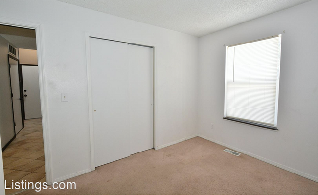 Building Photo - 3 br, 1 bath House - 8195 Freemantle Dr