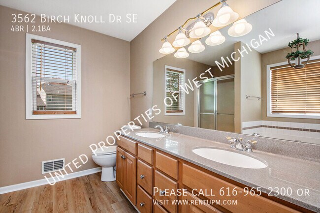 Building Photo - Available Now | 4 Bedroom 2.5 Bath Single ...