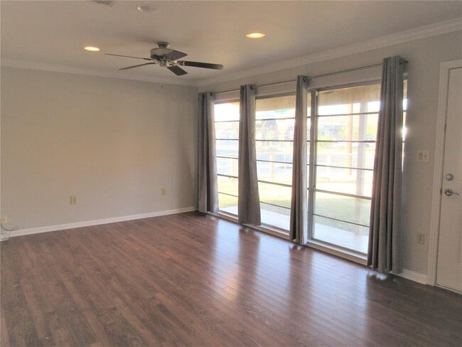 Building Photo - 2609 Hancock Dr