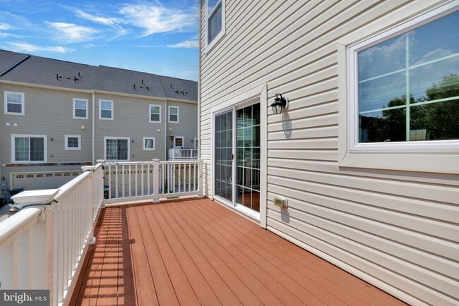 Building Photo - 7049 Banbury Dr