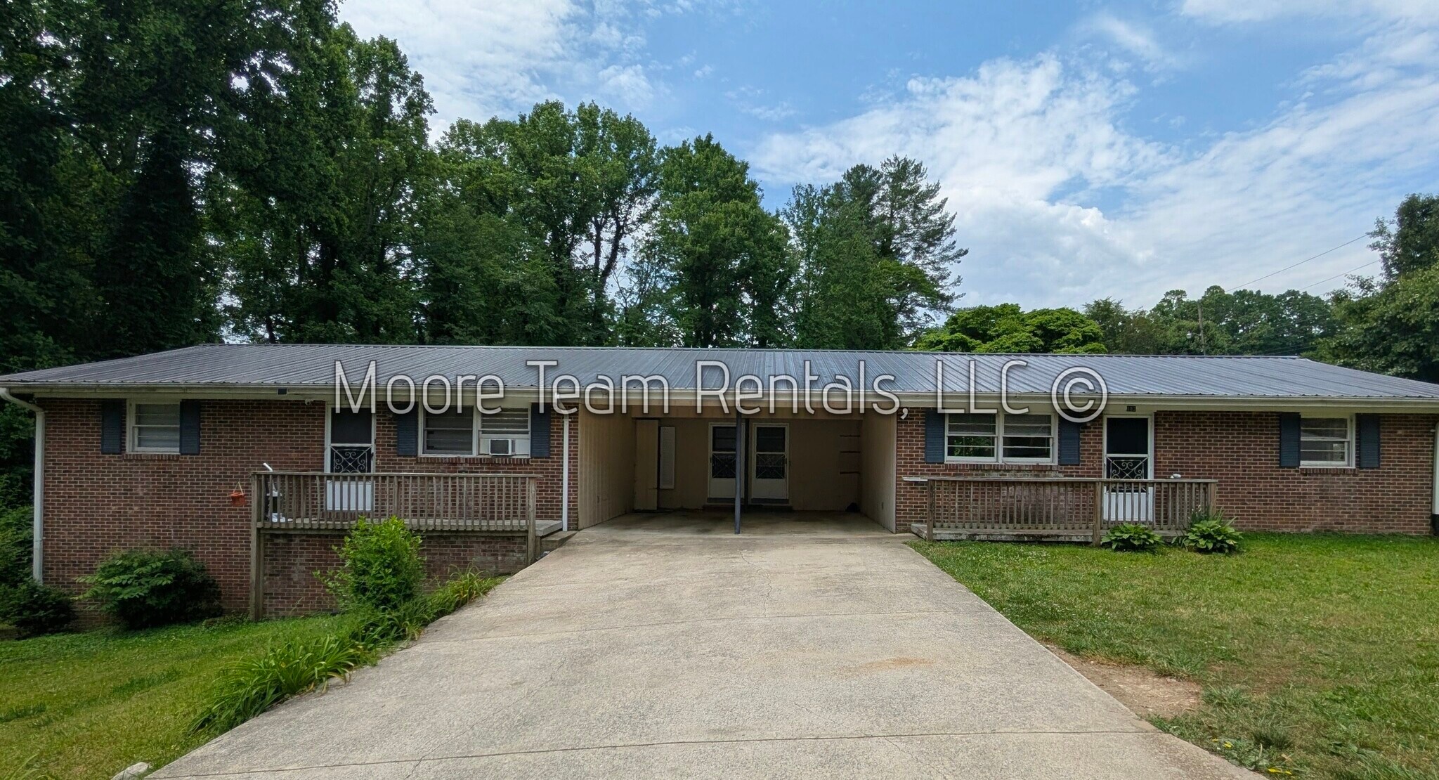 Building Photo - 182 Ewart Dr