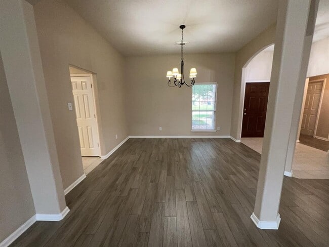 Building Photo - 2407 Daneswood Ct