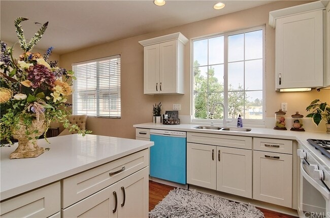 Building Photo - 281 Camphor Pl