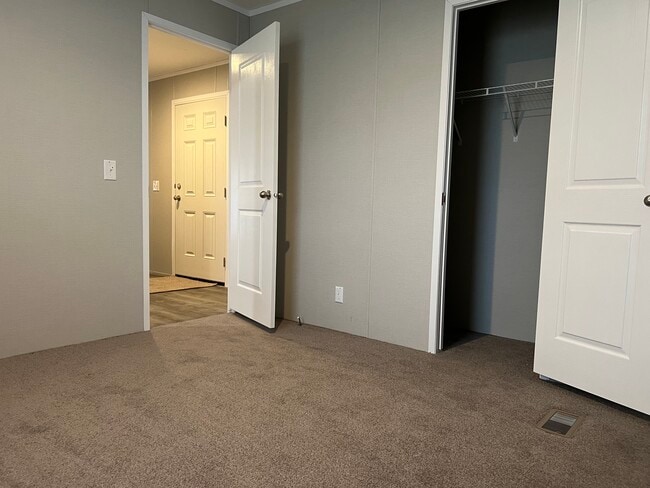 Building Photo - 50 Ash Ave