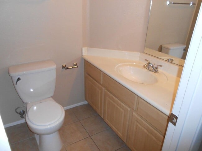 Building Photo - 3516 Hazelnut Pine Pl