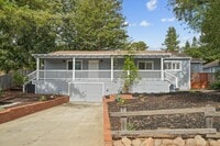 Building Photo - 789 Cañada Rd