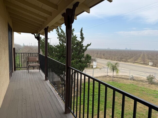 Building Photo - 10608 S Zediker Ave