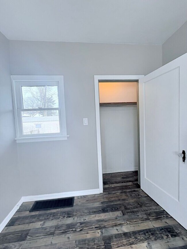 Building Photo - Charming 1 bed 1 baths in Columbus!