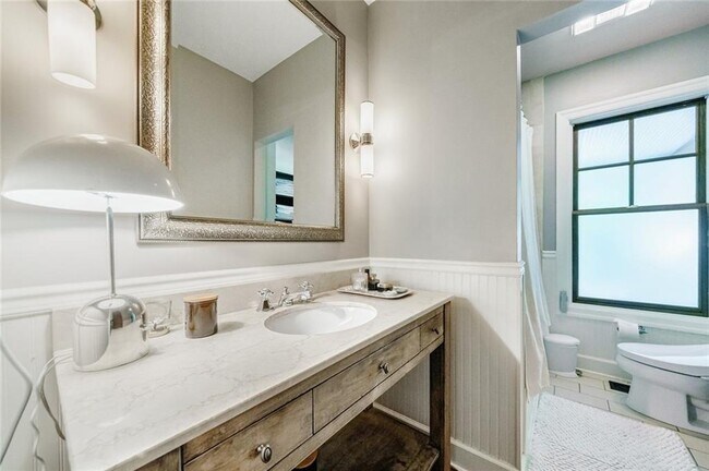 Building Photo - 868 Rosedale Rd NE